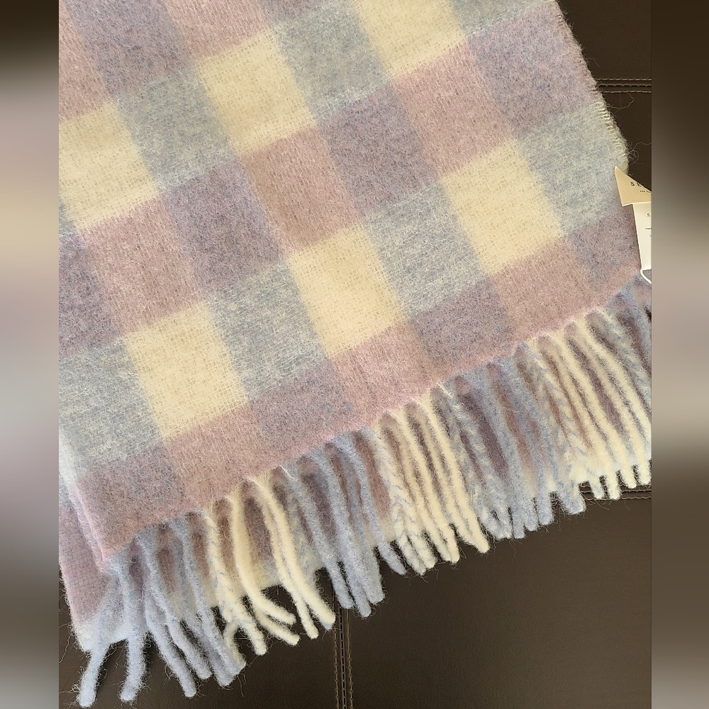 Scarf - Picture 2 of 4